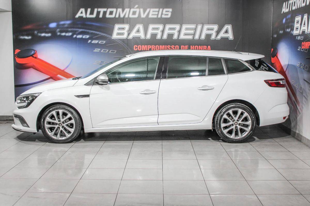 renault-megane-sport-tourer-2019-diesel-1461cc