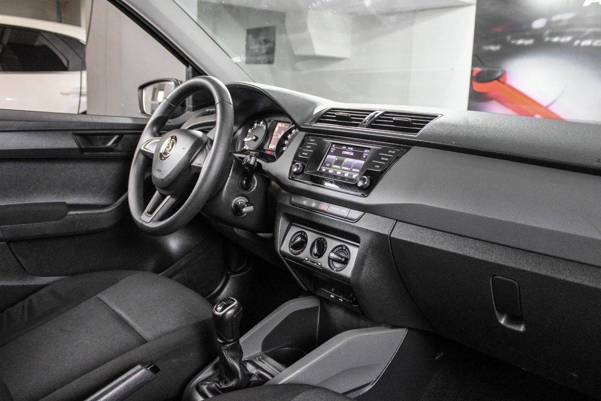 skoda-fabia-break-2016-gasolina-1197cc