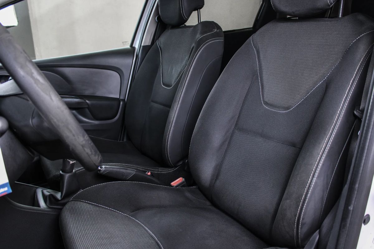renault-clio-sport-tourer-2014-diesel-1461cc