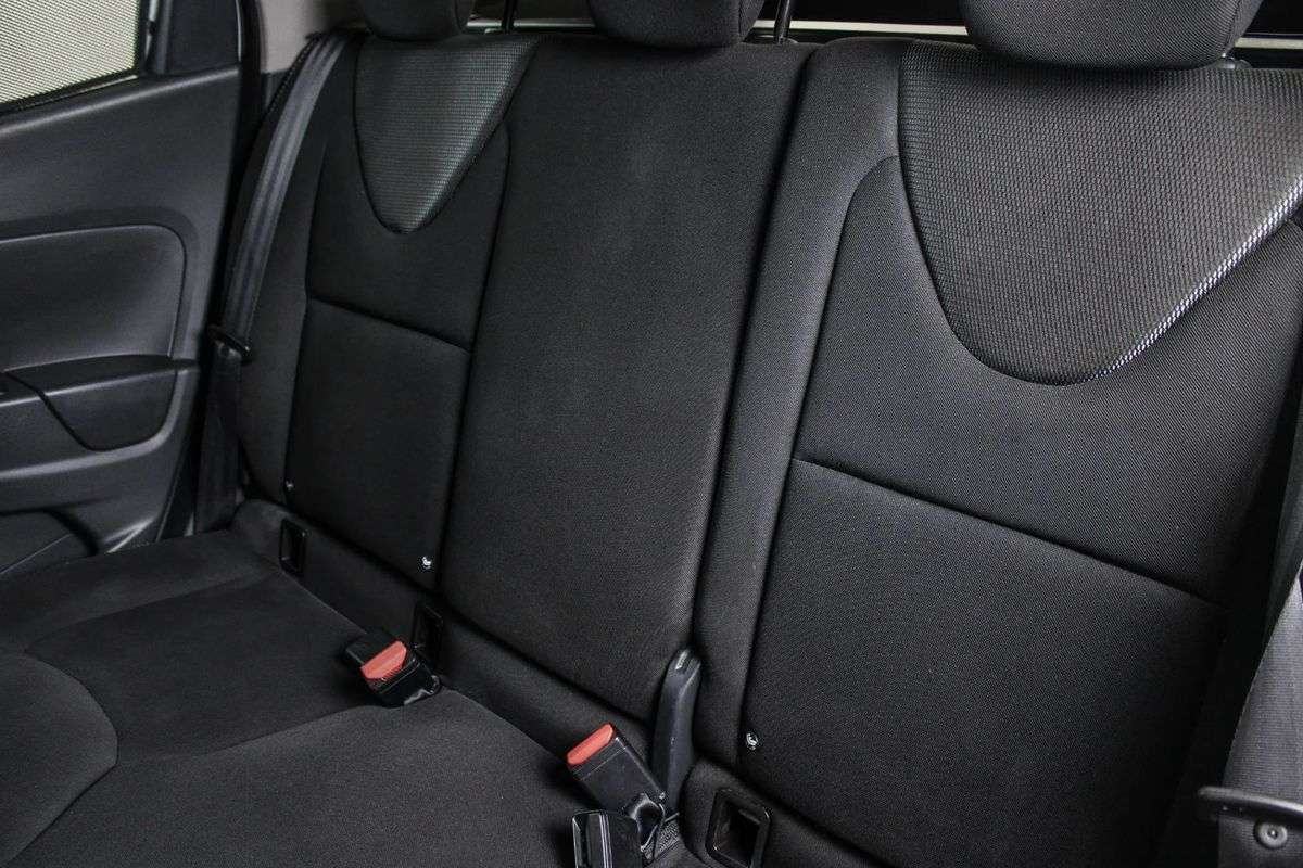 renault-clio-sport-tourer-2014-diesel-1461cc