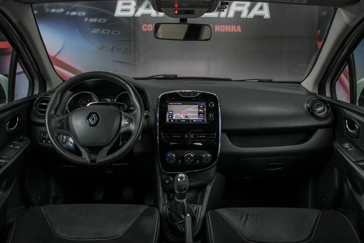 renault-clio-sport-tourer-2014-diesel-1461cc