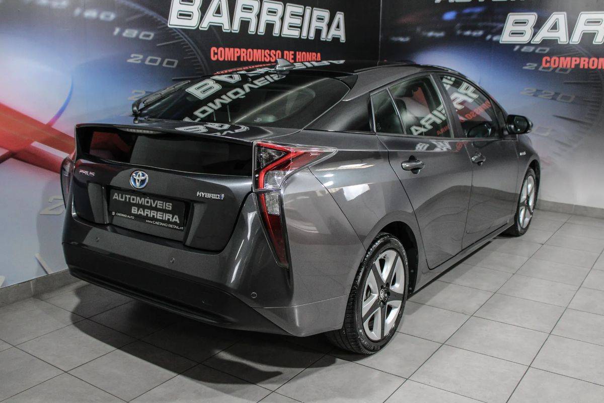 toyota-prius-2018-hibrido-a-gasolina-1798cc