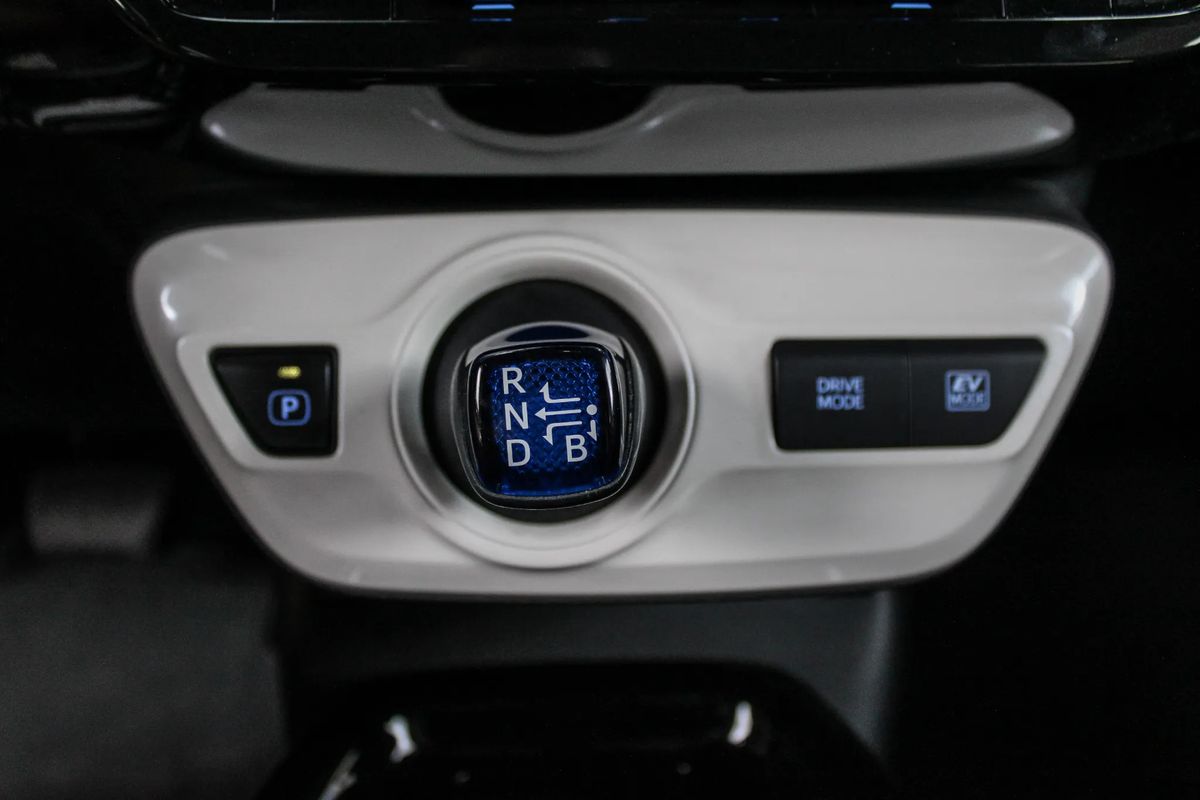 toyota-prius-2018-hibrido-a-gasolina-1798cc