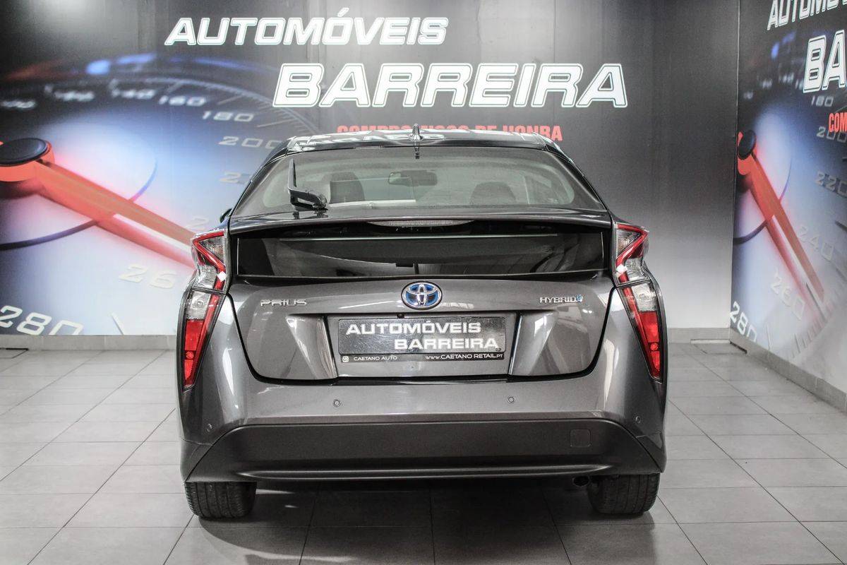 toyota-prius-2018-hibrido-a-gasolina-1798cc