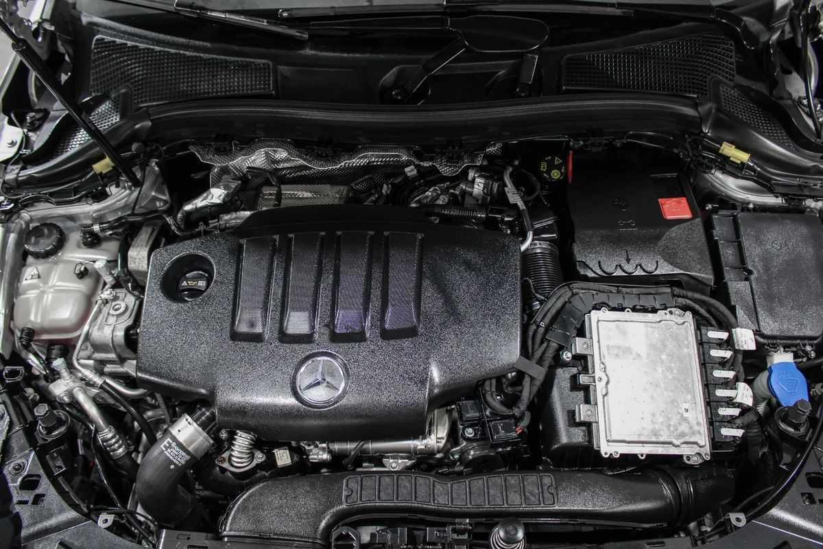 mercedes-benz-gla-2021-diesel-1950cc