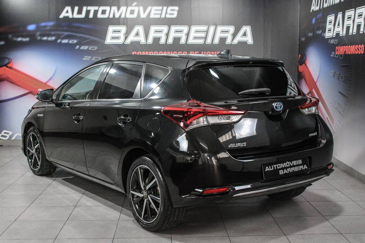 toyota-auris-2018-hibrido-a-gasolina-1798cc