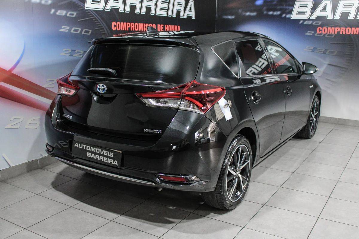 toyota-auris-2018-hibrido-a-gasolina-1798cc