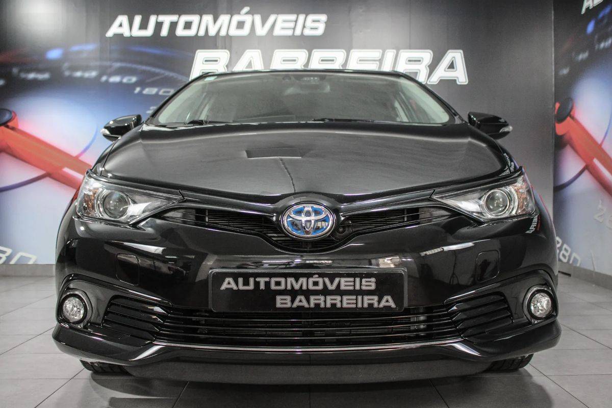 toyota-auris-2018-hibrido-a-gasolina-1798cc