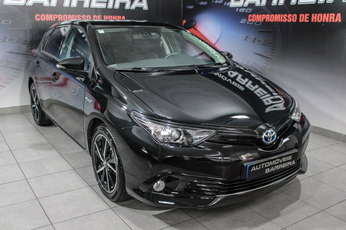 toyota-auris-2018-hibrido-a-gasolina-1798cc