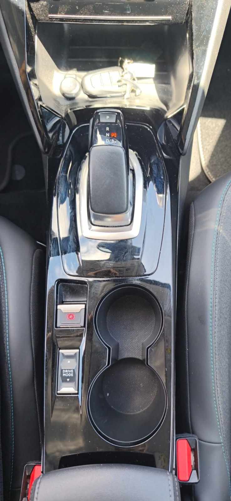 peugeot-208-2020-eletrico-0cc