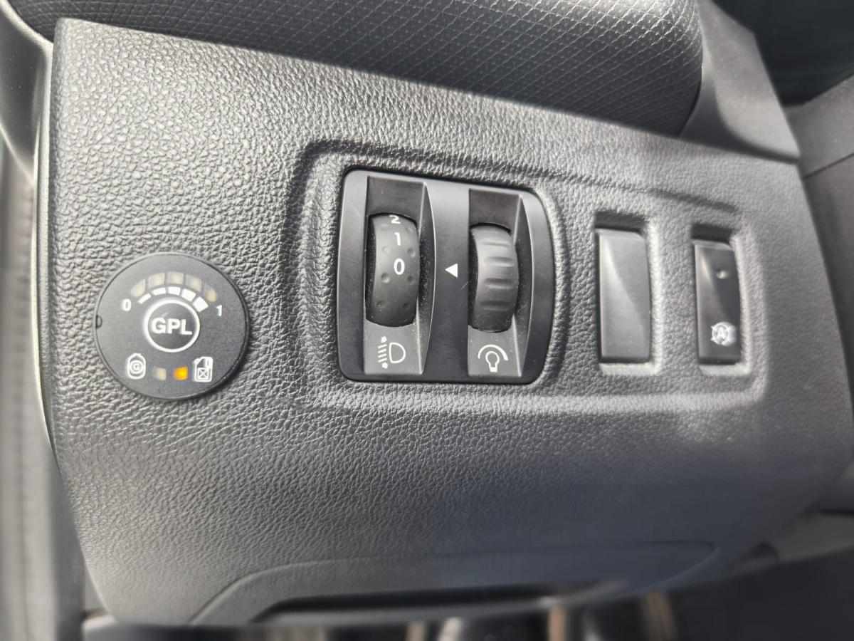 renault-clio-0-9-tce-2017-gasolina-898cc
