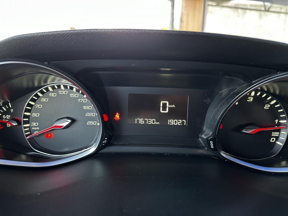peugeot-308-2016-diesel-1560cc