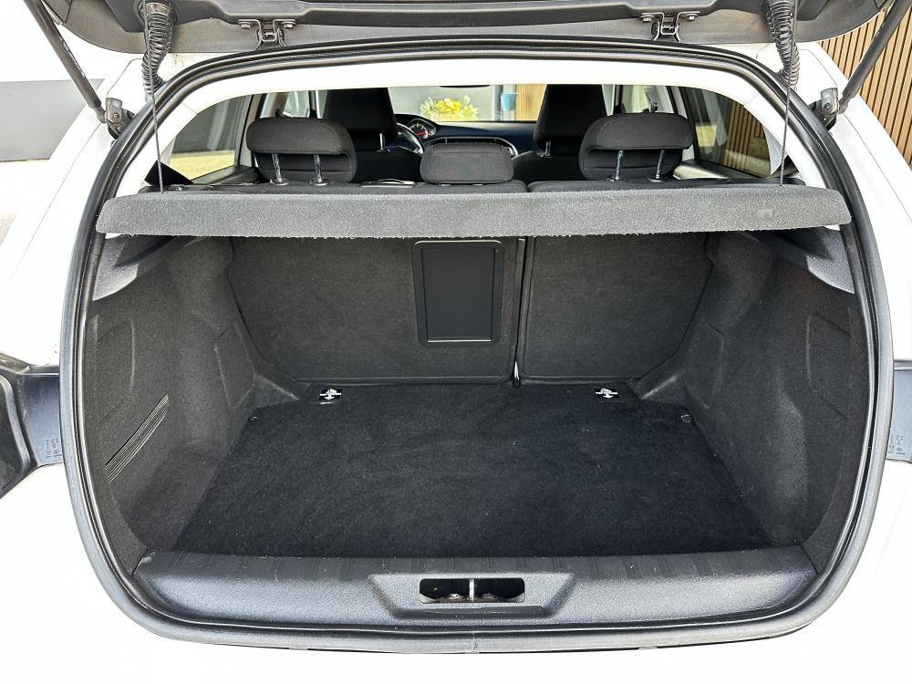 peugeot-308-2016-diesel-1560cc