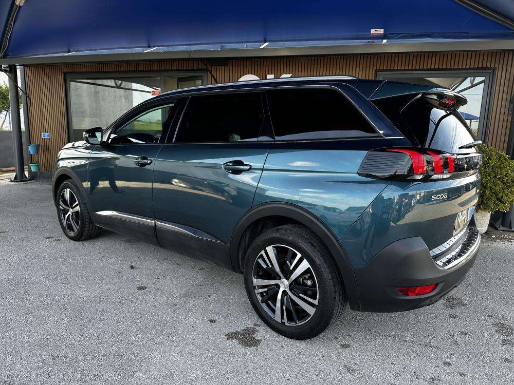 peugeot-5008-2018-diesel-1499cc