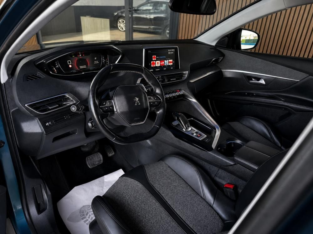 peugeot-5008-2018-diesel-1499cc