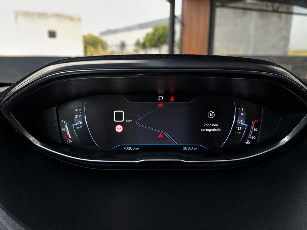 peugeot-5008-2018-diesel-1499cc