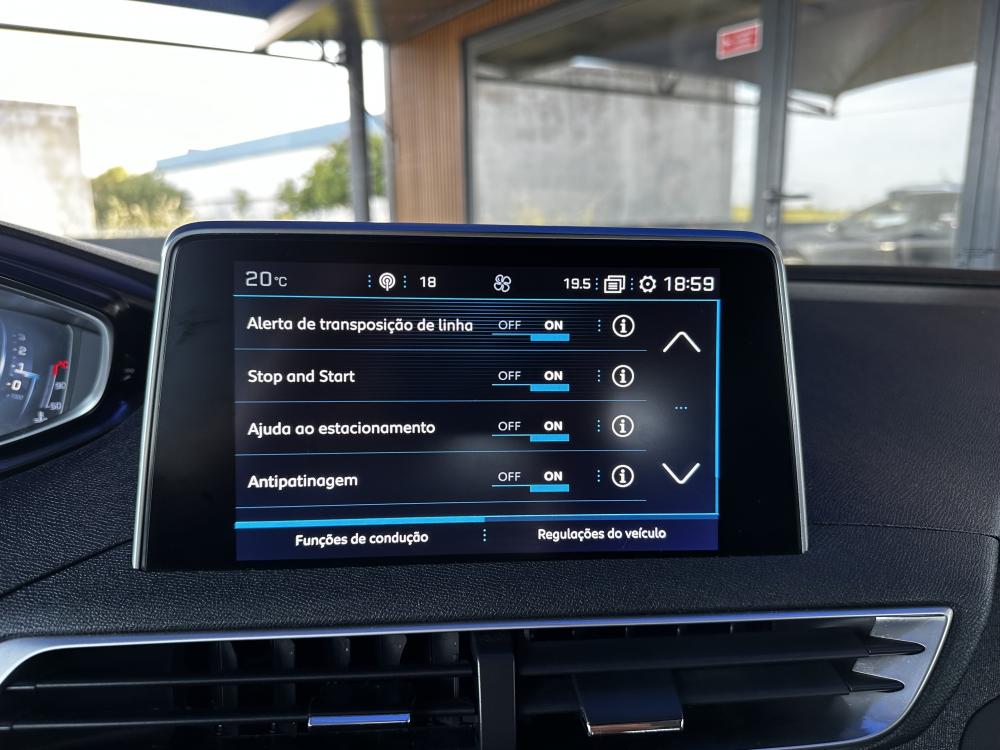 peugeot-5008-2018-diesel-1499cc