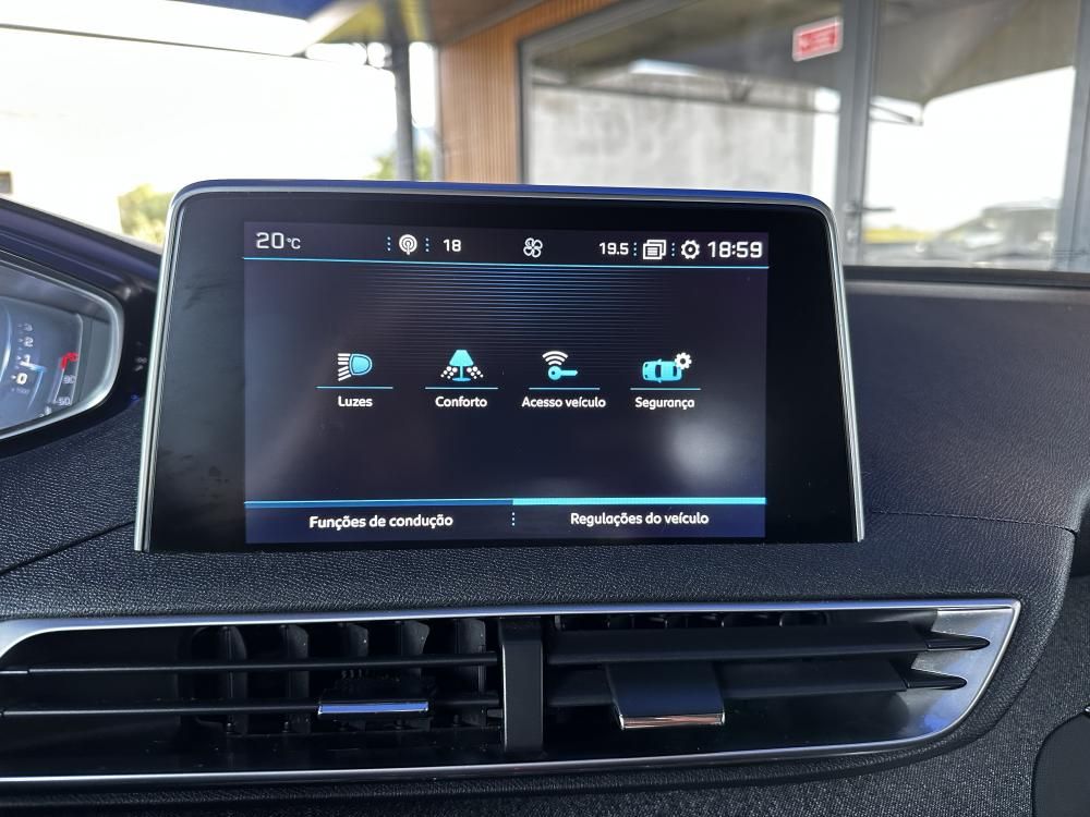 peugeot-5008-2018-diesel-1499cc