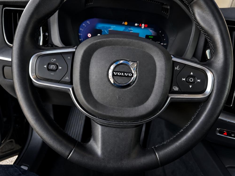 volvo-xc60-2023-hibrido-a-gasolina-1969cc