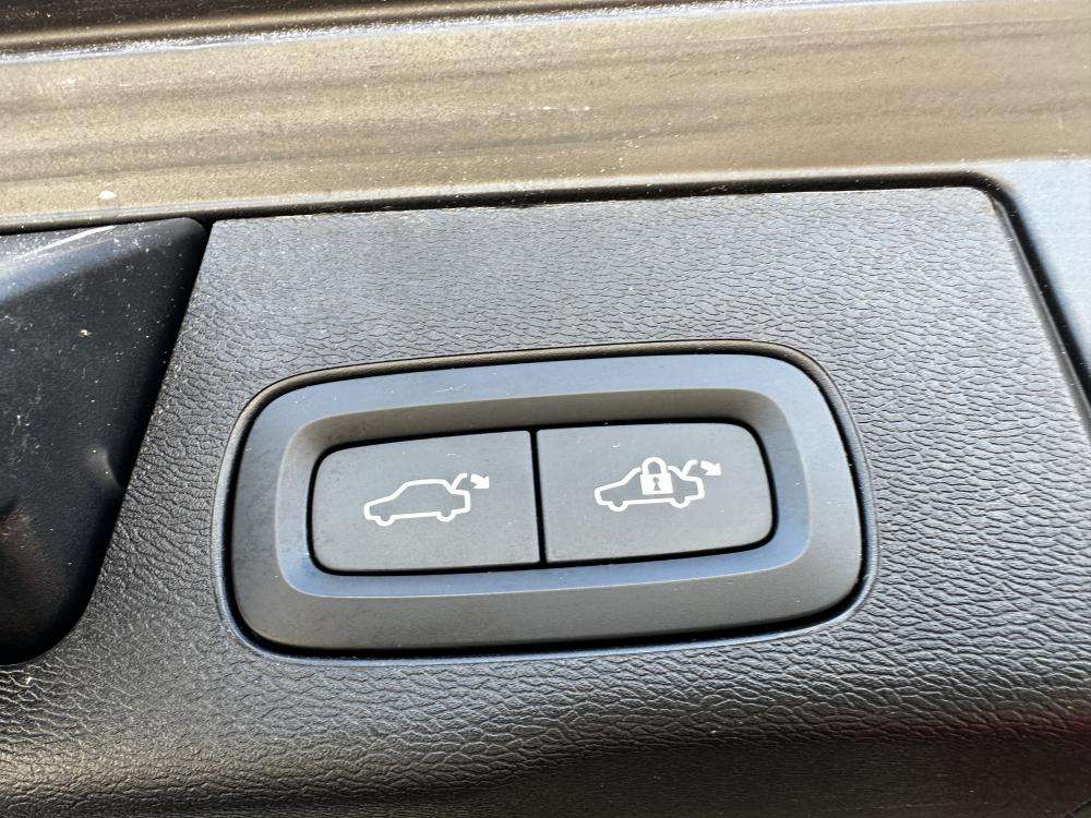 volvo-xc60-2023-hibrido-a-gasolina-1969cc