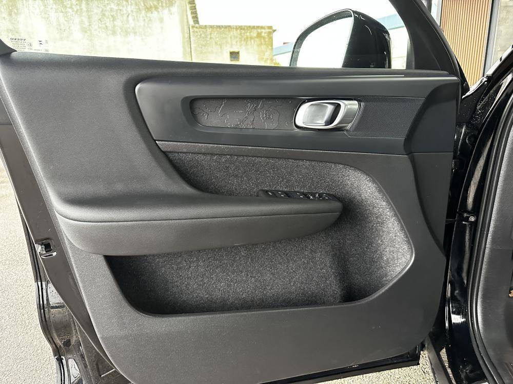 volvo-xc40-2023-eletrico-0cc