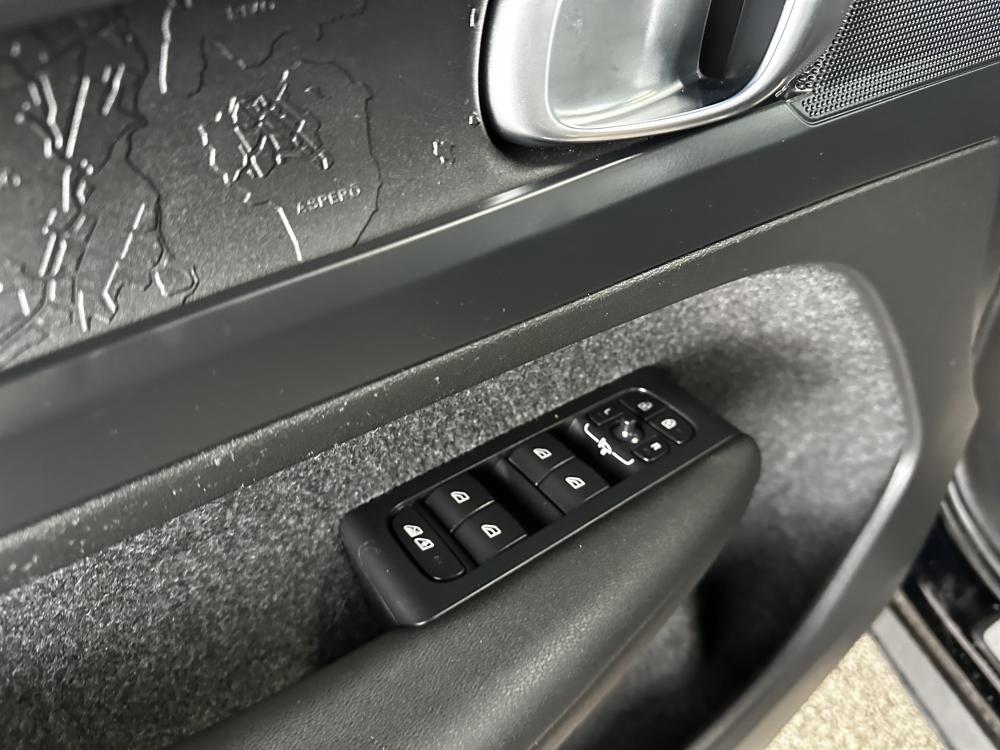 volvo-xc40-2023-eletrico-0cc