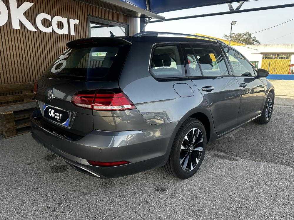 volkswagen-golf-variant-2018-diesel-1598cc