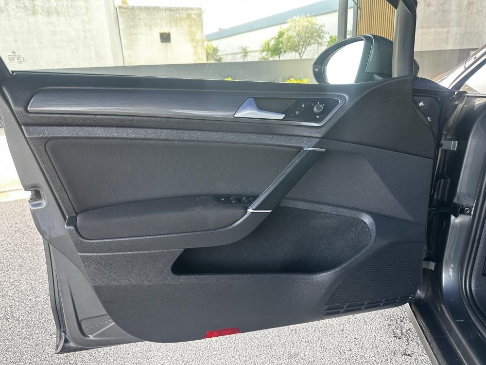 volkswagen-golf-variant-2018-diesel-1598cc