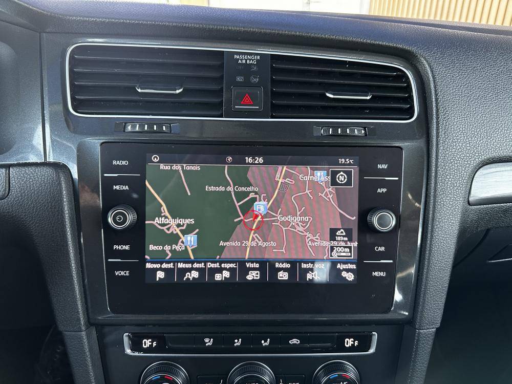volkswagen-golf-variant-2018-diesel-1598cc
