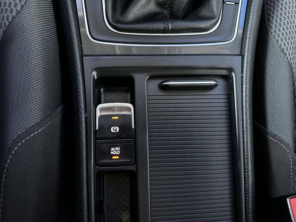 volkswagen-golf-variant-2018-diesel-1598cc