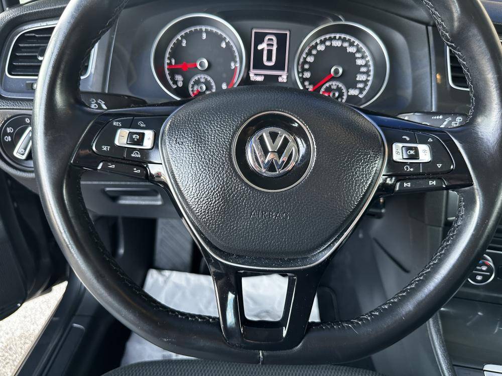 volkswagen-golf-variant-2018-diesel-1598cc