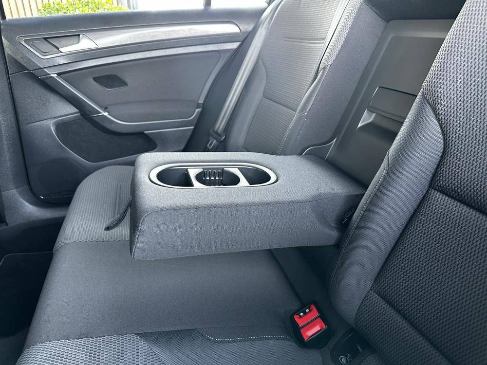 volkswagen-golf-variant-2018-diesel-1598cc