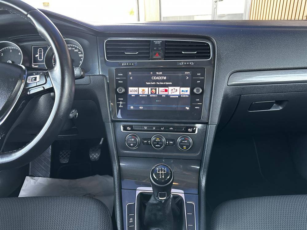 volkswagen-golf-variant-2018-diesel-1598cc