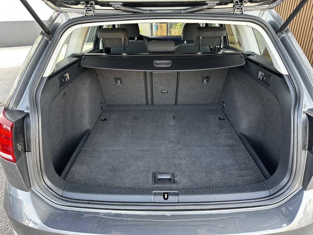 volkswagen-golf-variant-2018-diesel-1598cc