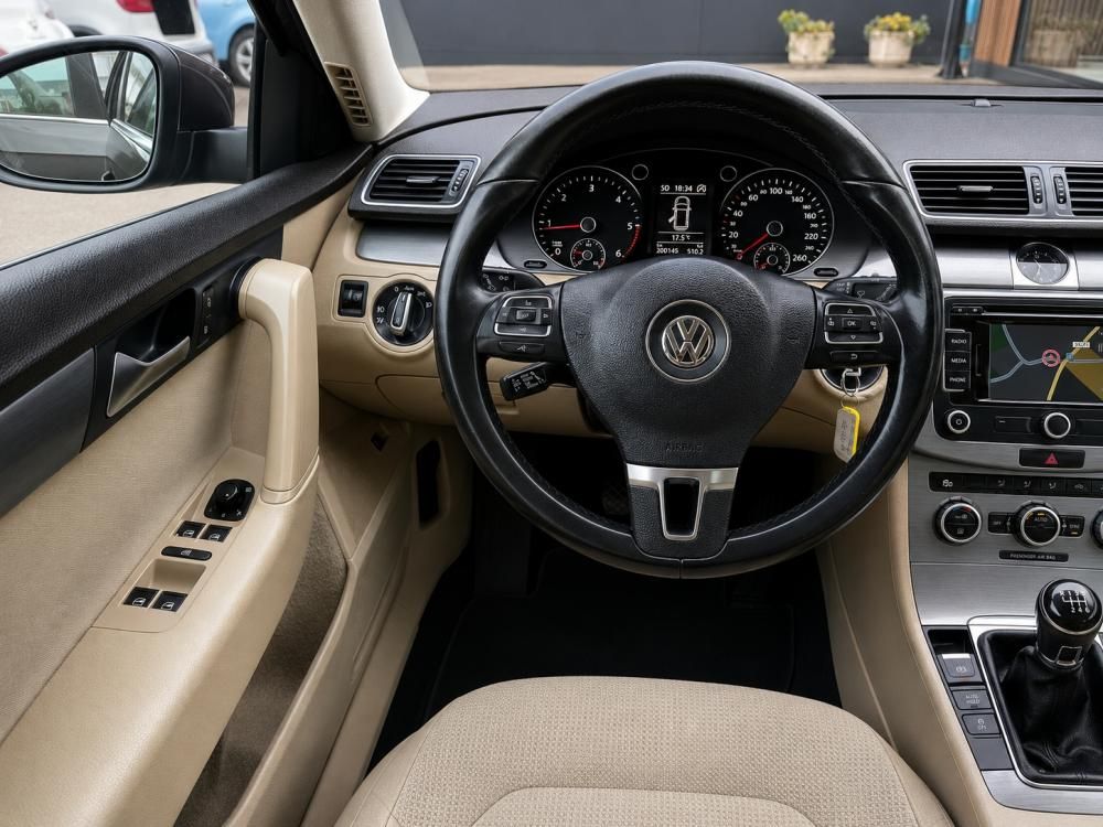 volkswagen-passat-variant-2013-diesel-1968cc