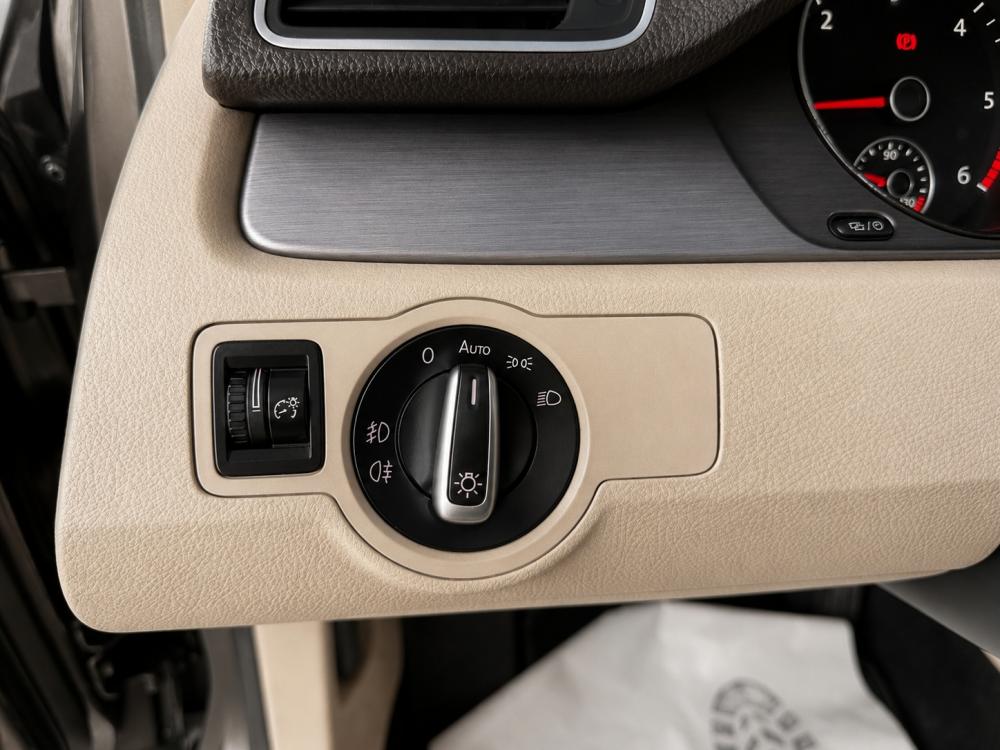 volkswagen-passat-variant-2013-diesel-1968cc