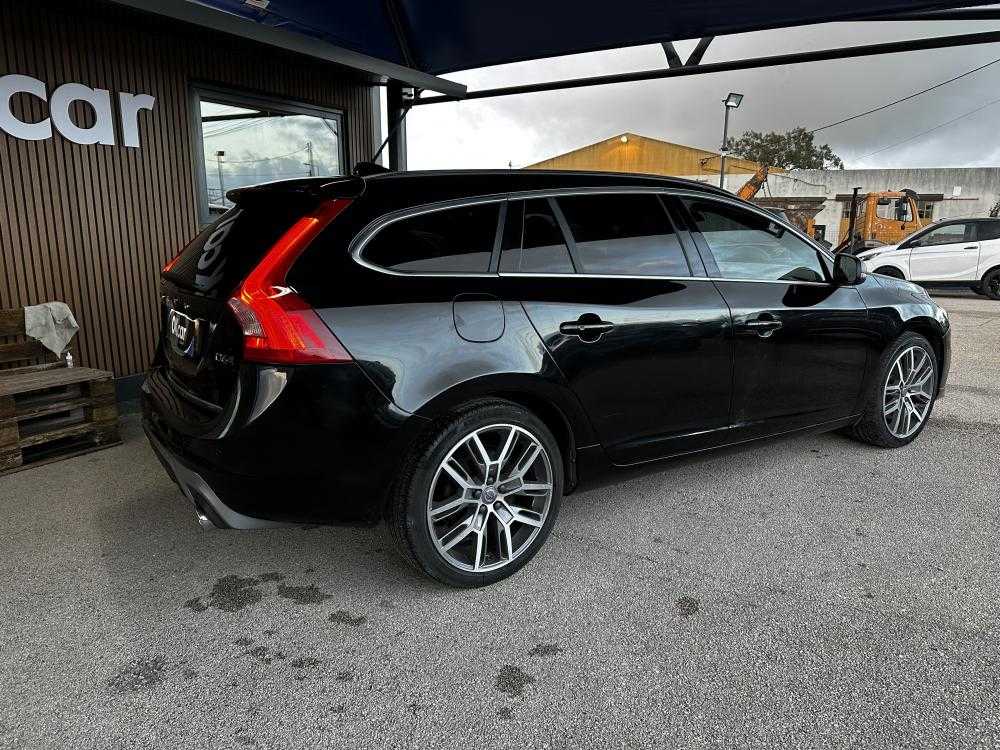 volvo-v60-2017-hibrido-a-diesel-2400cc
