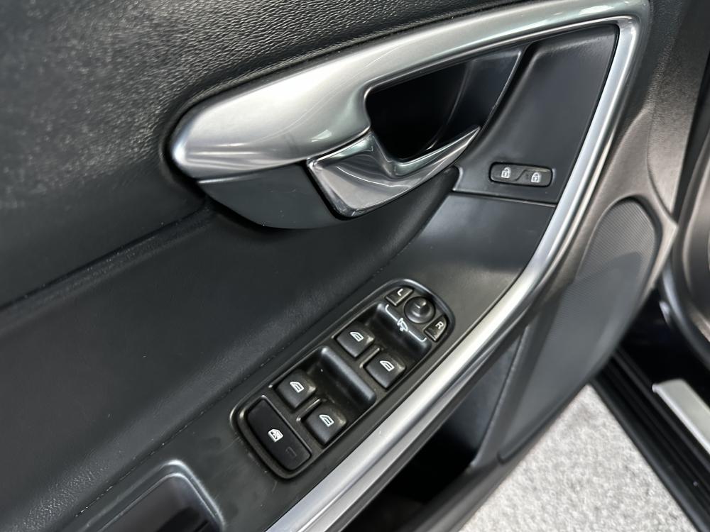 volvo-v60-2017-hibrido-a-diesel-2400cc
