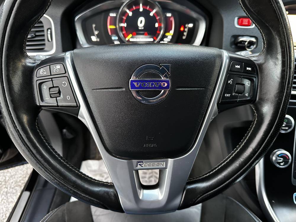 volvo-v60-2017-hibrido-a-diesel-2400cc