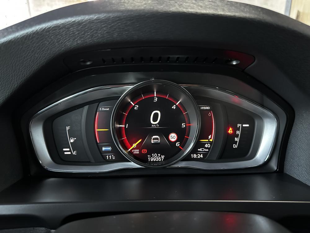 volvo-v60-2017-hibrido-a-diesel-2400cc