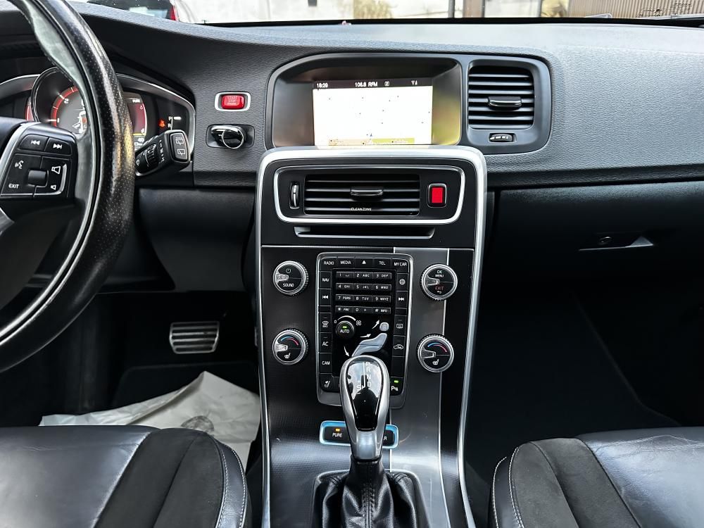 volvo-v60-2017-hibrido-a-diesel-2400cc