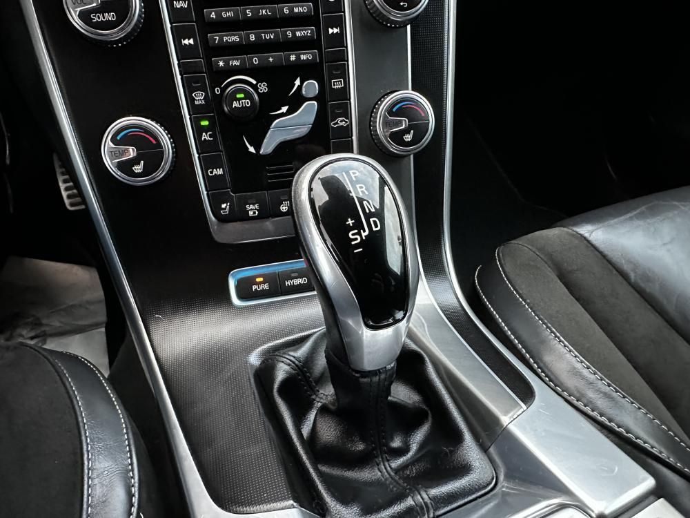 volvo-v60-2017-hibrido-a-diesel-2400cc