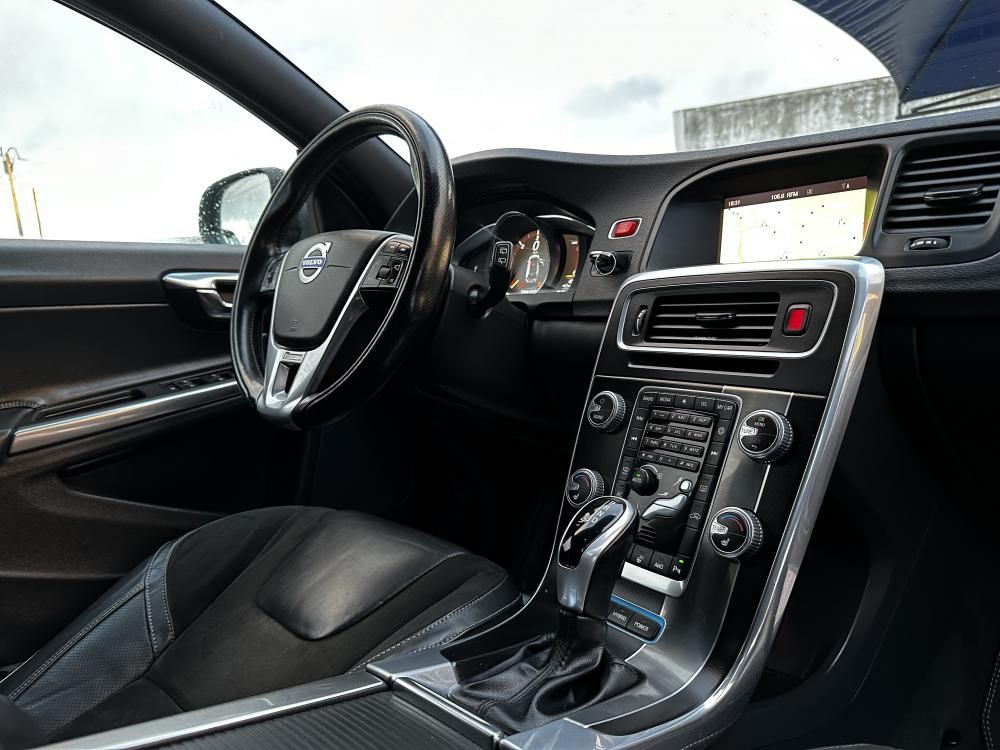 volvo-v60-2017-hibrido-a-diesel-2400cc