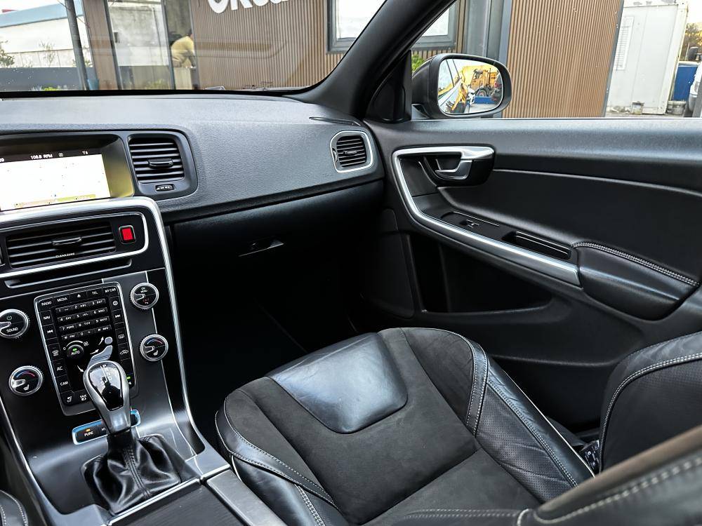 volvo-v60-2017-hibrido-a-diesel-2400cc