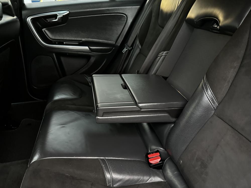 volvo-v60-2017-hibrido-a-diesel-2400cc