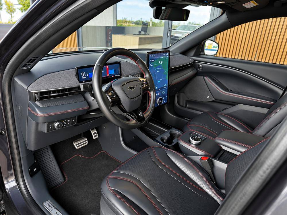 ford-mustang-mach-e-2022-eletrico-0cc