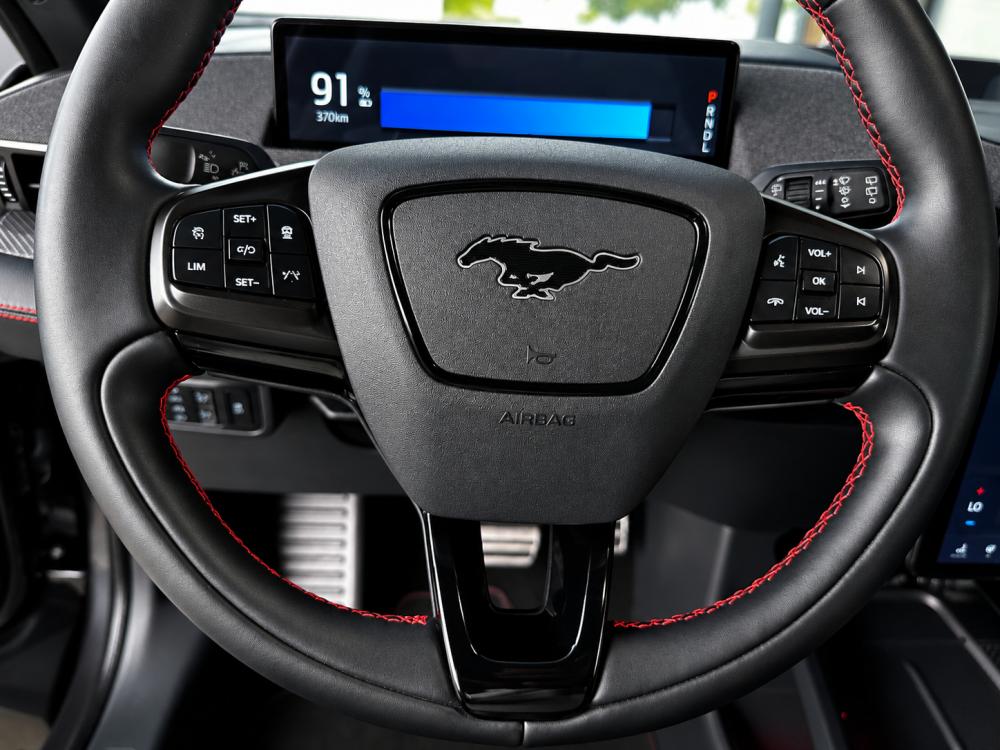 ford-mustang-mach-e-2022-eletrico-0cc