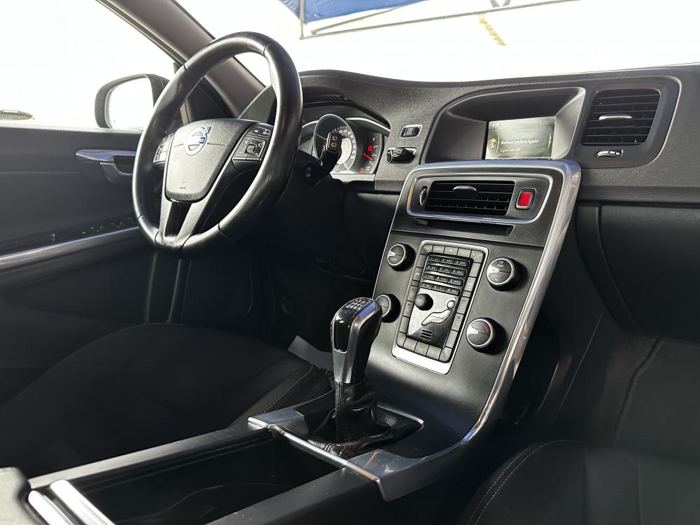 volvo-v60-2015-diesel-1969cc