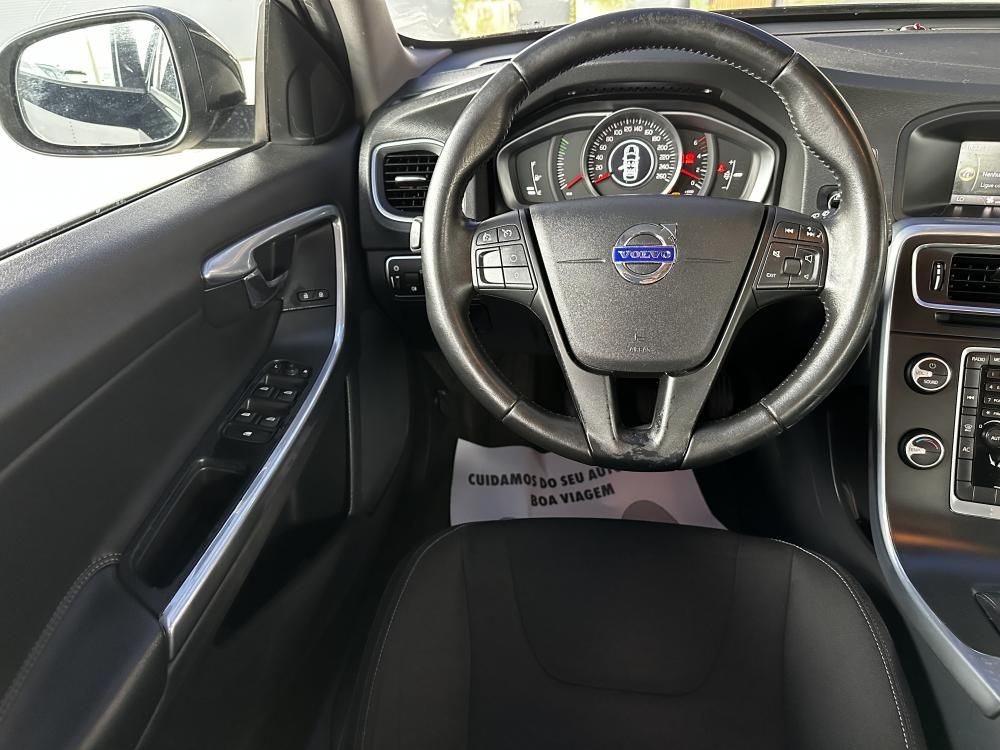 volvo-v60-2015-diesel-1969cc