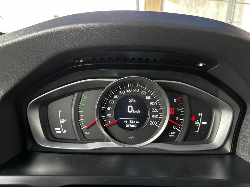 volvo-v60-2015-diesel-1969cc